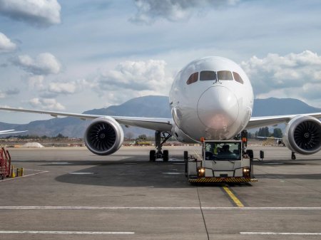 Aerolíneas adelantan diferentes medidas tras cancelación de vuelos por ómicron