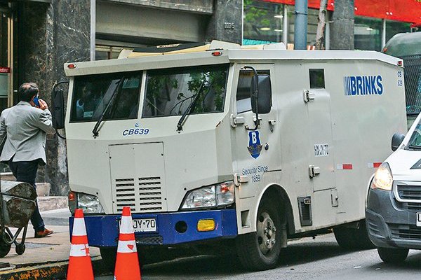 Tribunal Constitucional suspende procedimiento en el TDLC contra empresas de transporte de valores