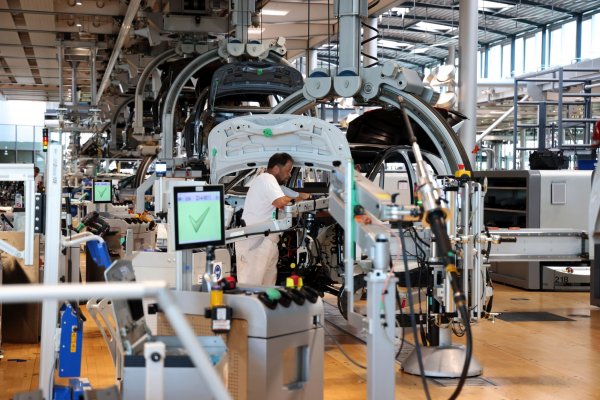 La confianza de los inversionistas alemanes aumenta en medio de las esperanzas de una recuperación en 2022
