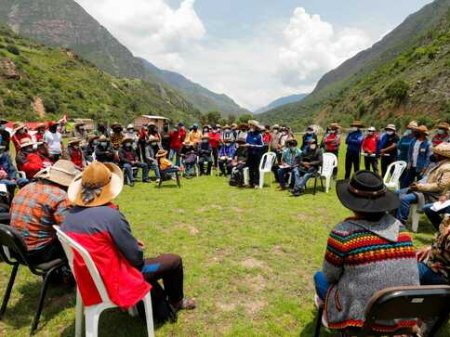 Minera Las Bambas: comunidades habrían quedado descontentas con ministra pero no cortarían caminos