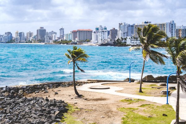Playa y bajos impuestos: Los atractivos que hacen de Puerto Rico el nuevo destino cripto