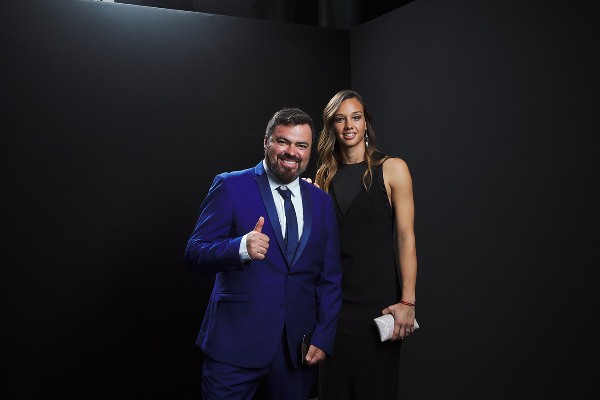 <p>El representante que acompañó a Tiane Endler a llegar a la cima del fútbol femenino</p>