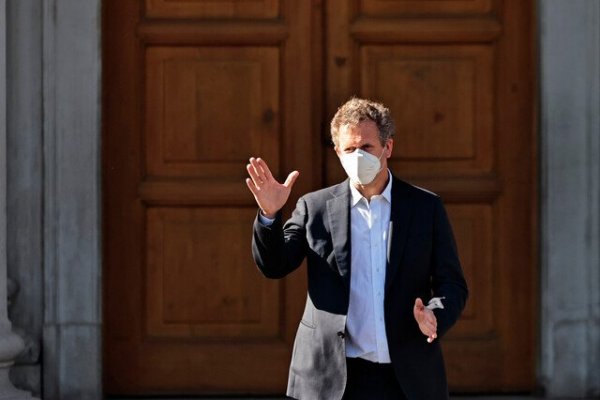 Gabinete de Boric | "No piense solo en Santiago, sino que en todo el país": La primera tarea que tendrá el nuevo ministro de Transportes