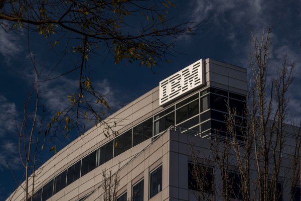 IBM registró el mayor crecimiento de sus ventas en 10 años gracias a demanda por servicios en la nube