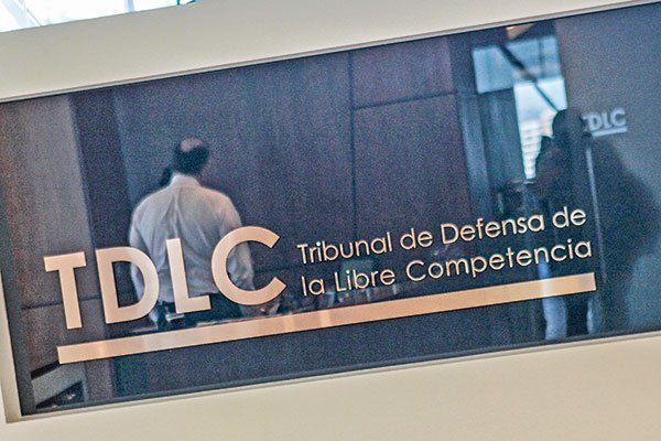 TDLC multa con más de US$6 millones a empresas de aviones cisterna por coludirse en incendios forestales entre 2009 y 2015