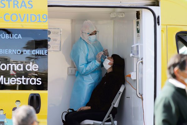 Dirección del Trabajo precisa criterios para la realización de exámenes que detectan Covid-19