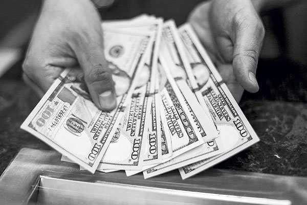 Bolsa chilena cierra su mejor enero desde 2019 mientras Wall Street tropieza por temor a una mayor inflación