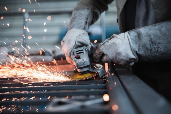 Ofertas laborales en EEUU se acercan a récord en diciembre y despidos bajan