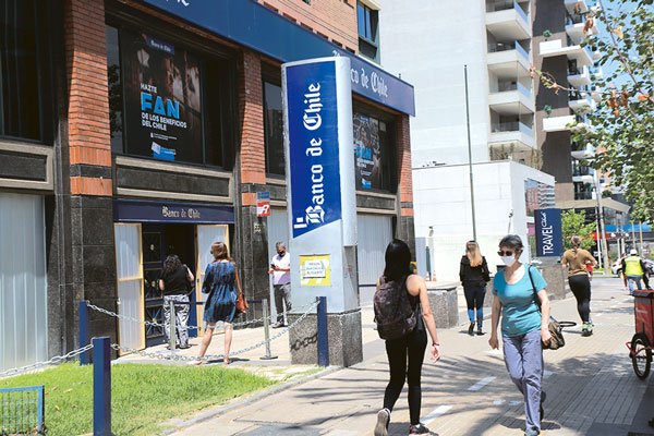 Sernac presenta demanda colectiva contra Banco de Chile por cobros indebidos