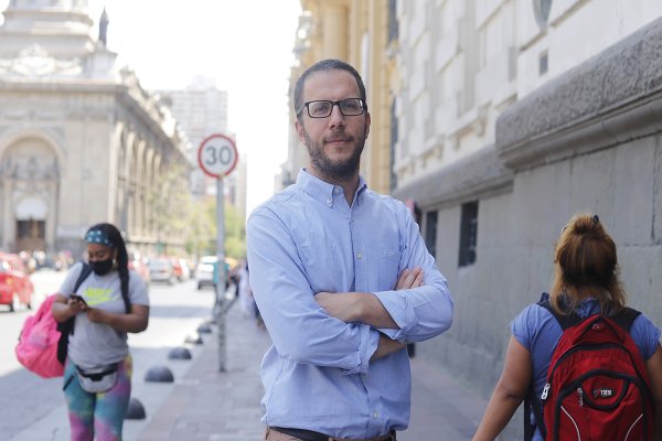 Los recomendados de José Tomás Vicuña para entender la "crisis de las políticas migratorias" en Chile