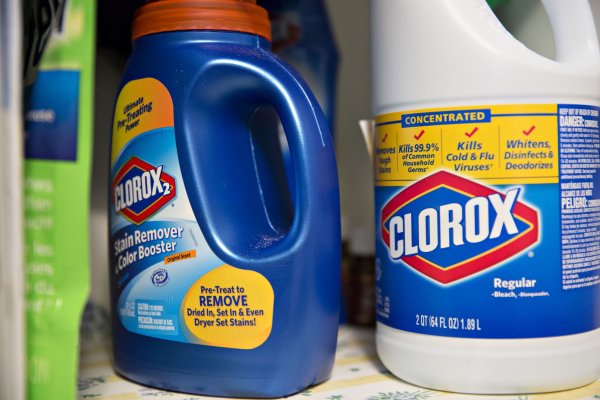 Clorox borra las ganancias de la pandemia y estima que la recuperación del margen llevará años