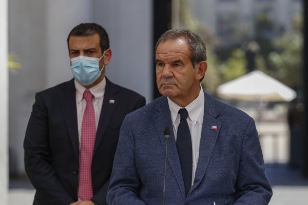 Andrés Allamand renunció tras reunión virtual con Piñera, junto al ministro del Interior. Foto: Agencia Uno