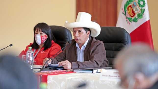 <p>Castillo intenta sostener el tambaleante gobierno peruano con nueva reorganización</p>