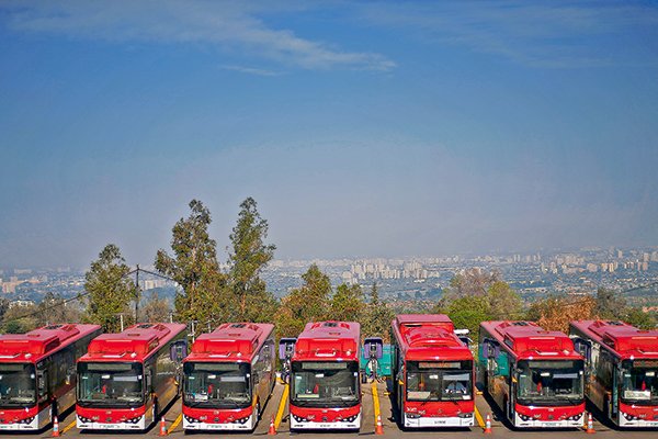 Contraloría valida licitación para nuevos servicios de transporte público metropolitano