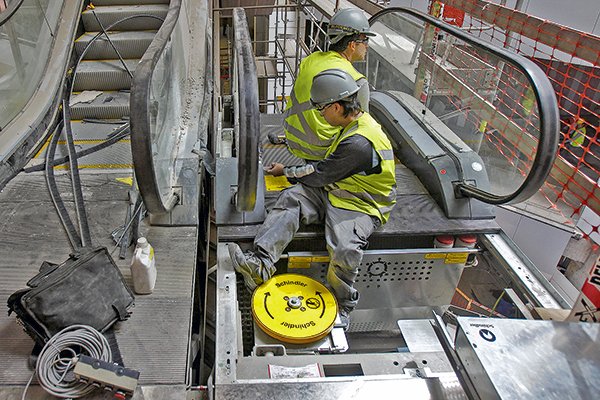 Recuperación le dio un empujón al empleo: despidos por necesidades de la empresa cayeron 42% en 2021