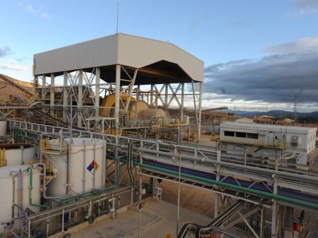 Buenaventura vende participación en mayor mina de oro de la región