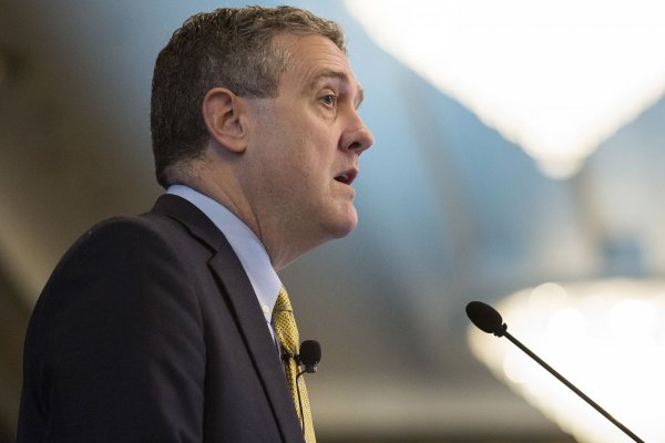 Bullard de Fed de St Louis a favor de subir en 100pb tasas en EEUU de marzo a julio