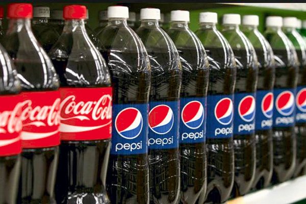 Aumentos de precios de PepsiCo y Coca-Cola ayudan a impulsar las ventas más allá de lo estimado