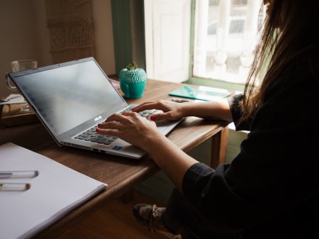 La firma chilena de transformación digital que se expandió por Colombia y Perú, ahora aterriza en España y EEUU