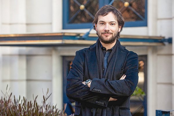 Las recomendaciones de Tomás Claro, el trader chileno que vive de este negocio en EEUU