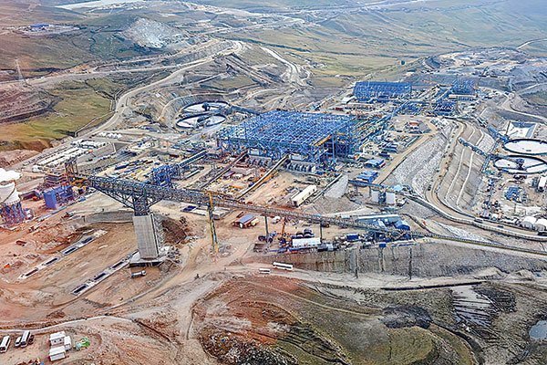 Comunidad peruana baja tensión y dice que por ahora no bloqueará ruta minera Las Bambas