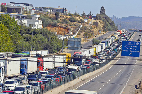 Gremio agrícola advierte alta congestión en exportaciones por efecto del paro camionero