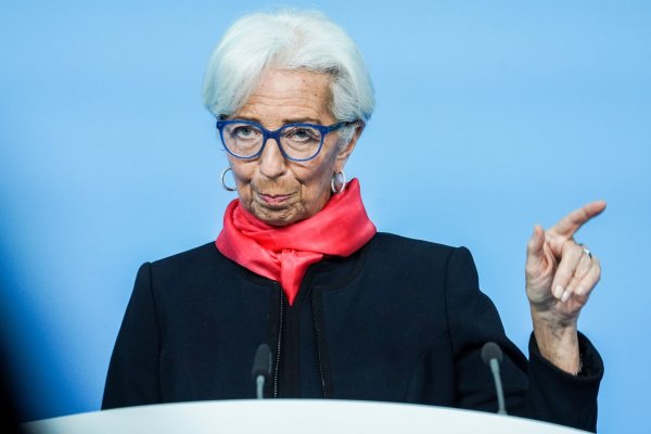 Lagarde insiste en las tasas: BCE actuará en el "momento adecuado" y con enfoque gradual
