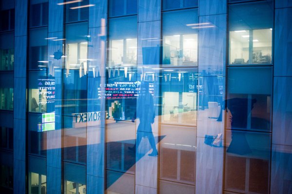 Bolsas globales celebraron las señales de una baja en la tensión en Ucrania: Nasdaq lideró repuntes