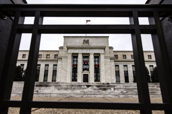 Minutas revelan que la Fed consideró apropiado aumentar tasas pronto