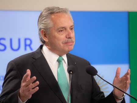 Presidente argentino enfrenta lucha para persuadir a legisladores a aceptar acuerdo con FMI