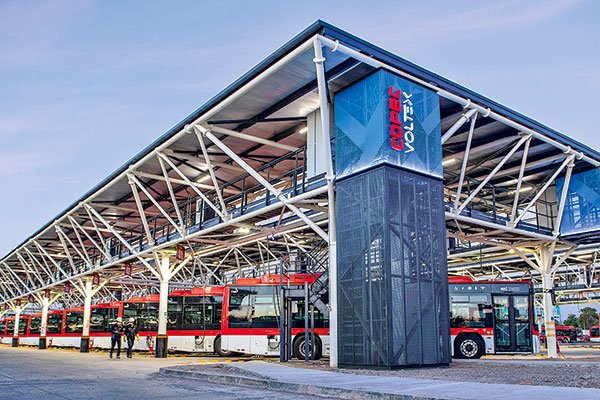 Copec habilitará 10 nuevos electroterminales para energizar 800 buses eléctricos del Gran Santiago este año