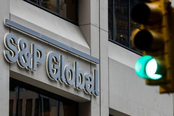 Los riesgos que vislumbra S&P Global Rating para los bancos chilenos en 2022