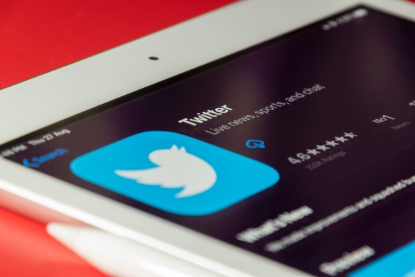 Twitter venderá US$1.000 millones en bonos basura para recomprar acciones