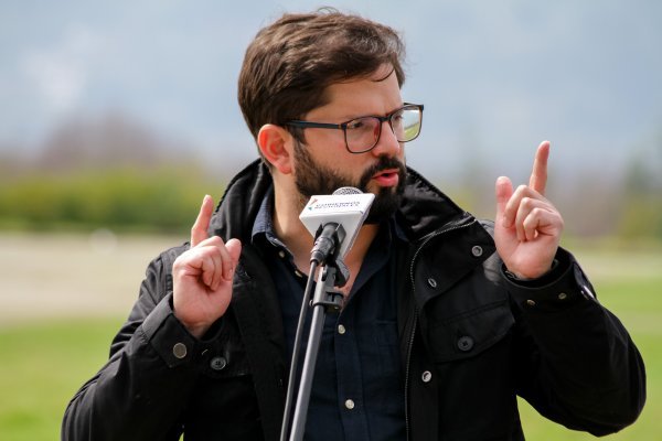 Boric se suma a condena por invasión a Ucrania: "Rusia ha optado por la guerra como medio para resolver conflictos"