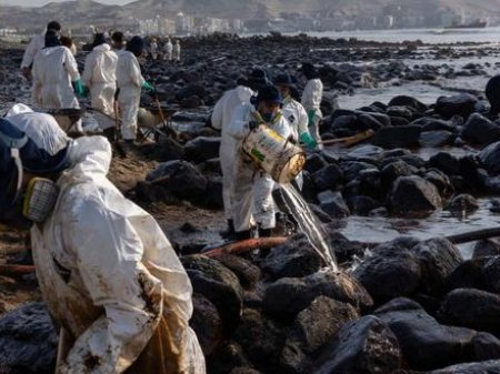 Perú llevará a tribunales a Repsol por gastos del Estado en derrame de petróleo