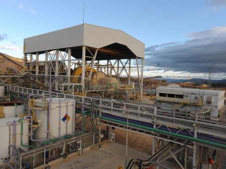 Norteamericana se tomará un tiempo adicional para dar el vamos a expansión de gran mina de oro en Perú