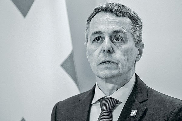 Suiza rompe su histórica neutralidad y se sumará a acciones de la UE en contra de Rusia