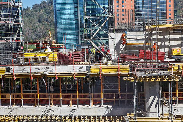 Constructora Beltec y proceso de reorganización: Las personas optaron por no trabajar tras ayudas estatales y retiros de las AFP