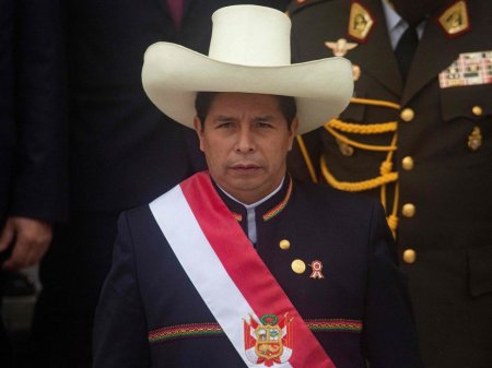 Presidente peruano pide someterse a investigación, pese a que Fiscalía tiene el proceso suspendido