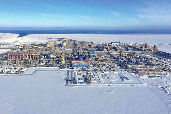 Centro de Novatek-Murmansk GLN en Belokamenka, Rusia. TotalEnergies posee el 19,4% de Novatek. Foto: Novatek