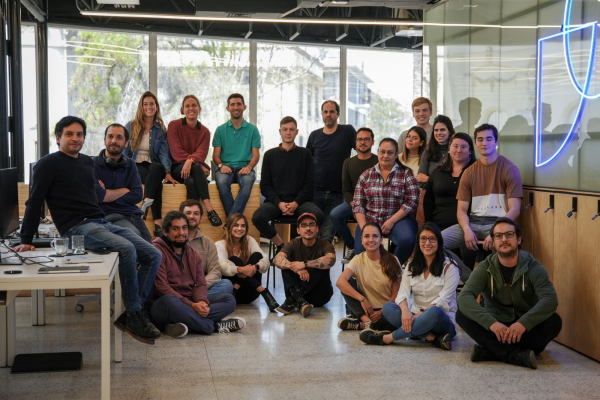 El equipo de Fintual, la primera startup chilena incluida en el ranking de Y Combinator.