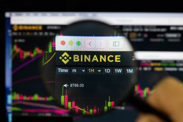 La mayor plataforma mundial de criptomonedas dice que bloquear a rusos es "poco ético"