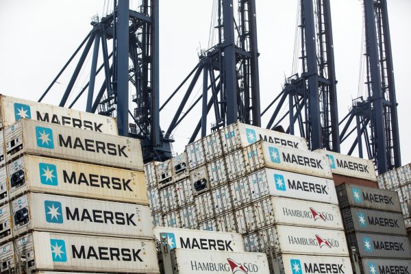 Maersk advierte "retrasos significativos" en centros de transbordo en Europa tras sanciones a Rusia