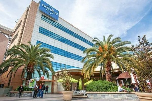 <p>Ganancias de Cencosud se dispararon en 2021 y gana cuota de mercado en varios negocios</p>
