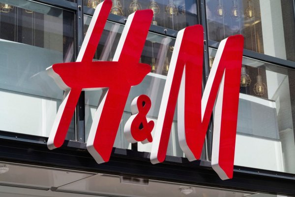 <p>Mango y H&M cierran sus tiendas en Rusia y meten presión a matriz de Zara en uno de sus mayores mercados</p>