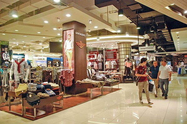 No solo retiros y ayudas estatales: los factores que llevaron al retail a tener un histórico 2021