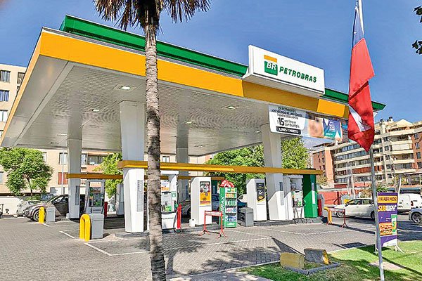Vitacura aprueba anteproyecto inmobiliario en emblemática esquina donde funciona una Petrobras