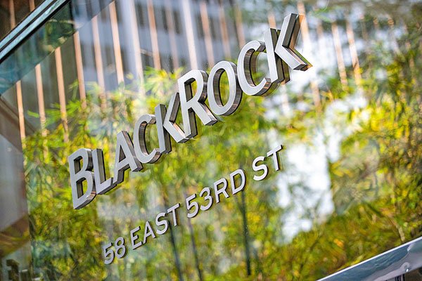 Fondos de BlackRock y VanEck expuestos a Rusia pierden 80% de su valor en el año
