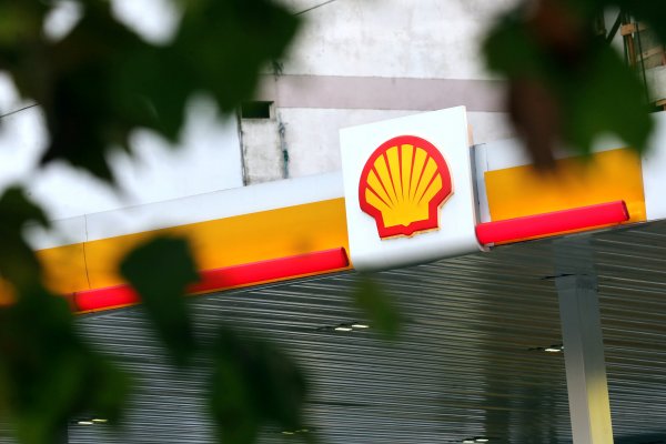 Shell dejará de comprar petróleo y gas de Rusia, tras polémica adquisición de cargamento
