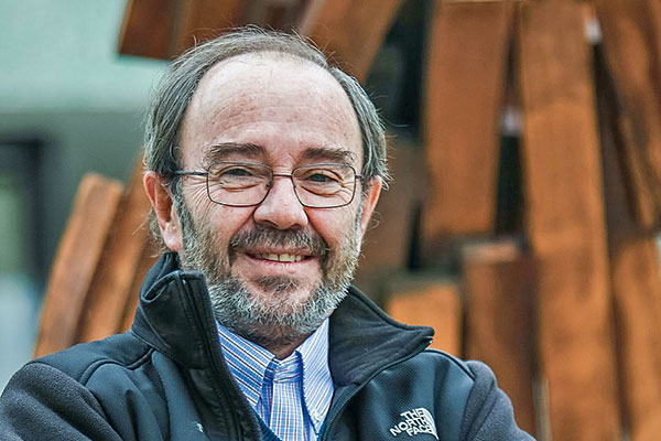 Gustavo Lagos, académico del centro de minería de la PUC.